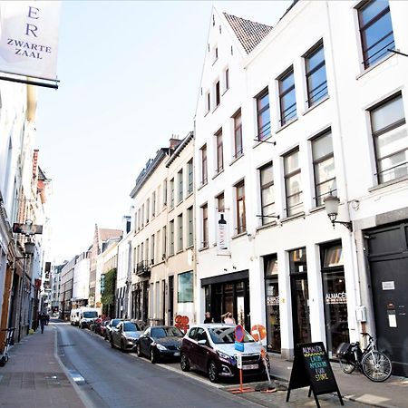 The Old Town Lodge In The Heart Of Antwerpen Exterior foto